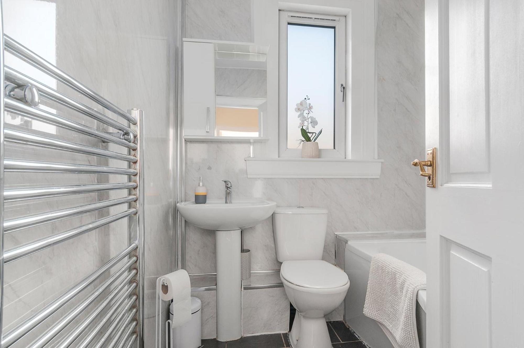 2 Bed Property, Sleeps 5, Free Parking, Near City Centre Edimburgo Esterno foto