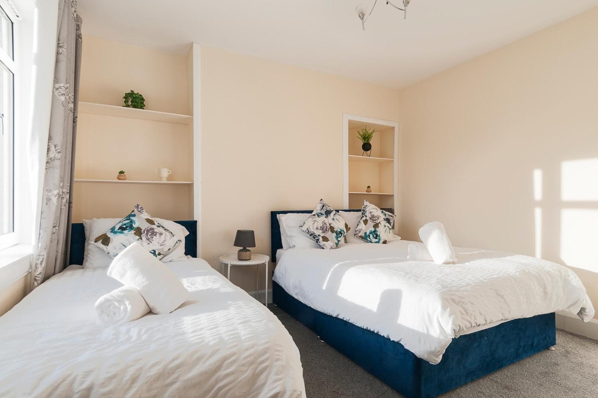 2 Bed Property, Sleeps 5, Free Parking, Near City Centre Edimburgo Esterno foto