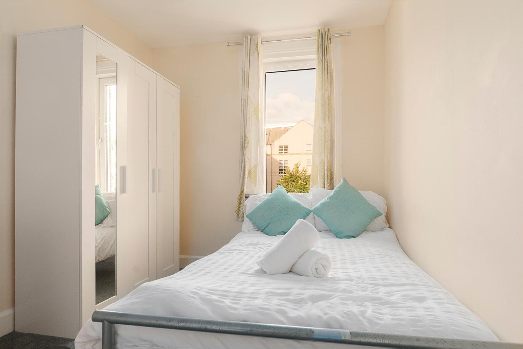 2 Bed Property, Sleeps 5, Free Parking, Near City Centre Edimburgo Esterno foto